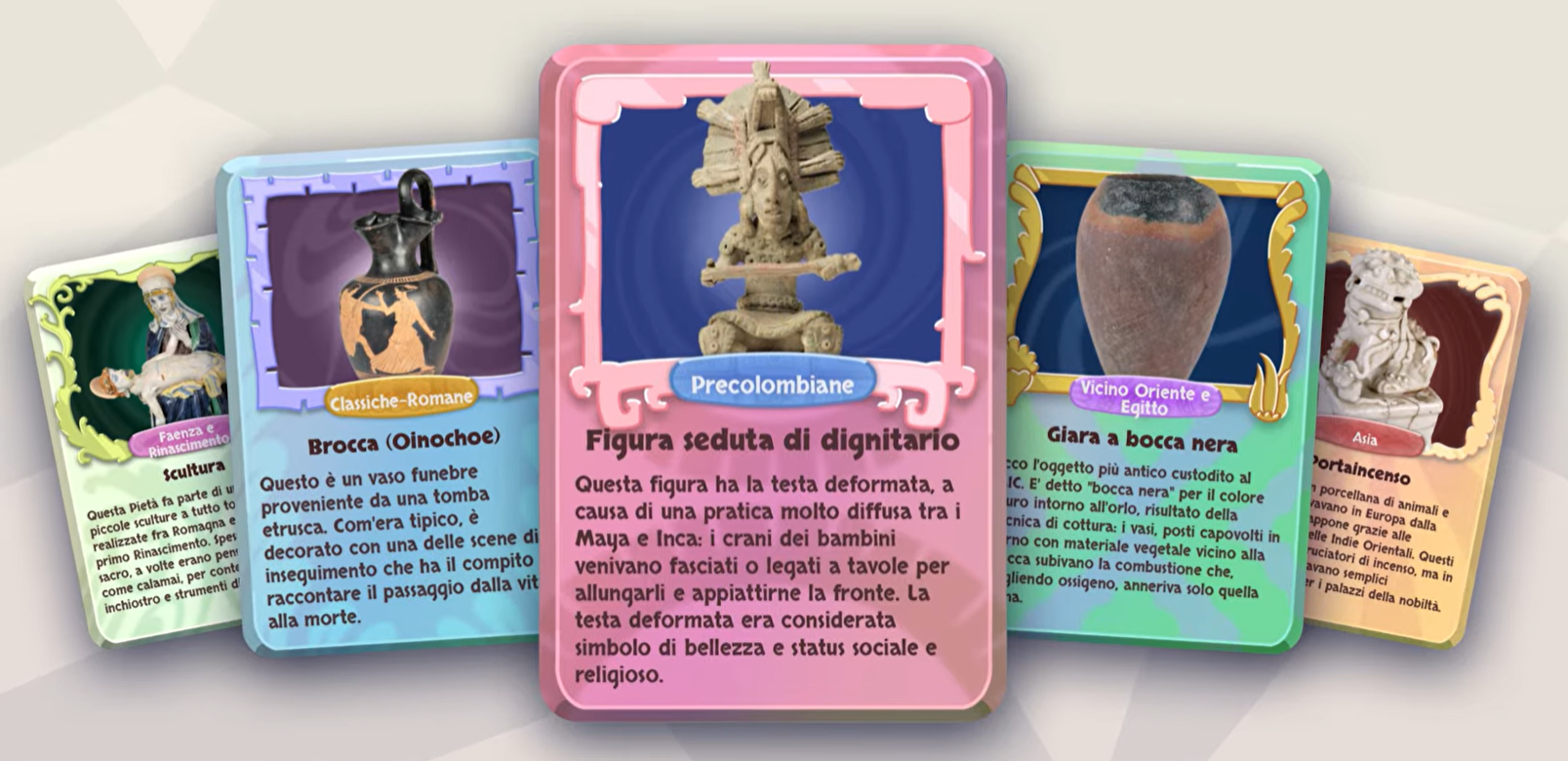 Le card collezionabili trasformano ogni opera in una ricompensa narrativa e informativa.
